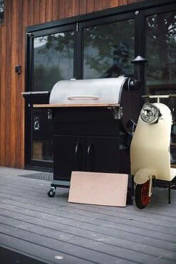 Idooka Small Scooter End Tables Garden Decoration -PlantHub Shop Grill1