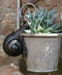 Antique Bronze Coloured Snail Pot Buddy - Pot Hanger -PlantHub Shop SNAIL20 20HANGING20POTS20320 20PB000820CROPPED